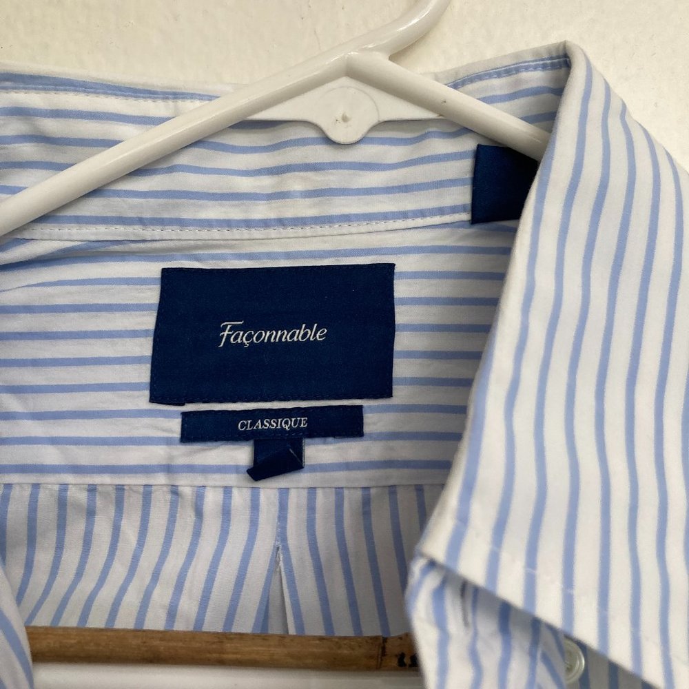 00% Cotton Faconnable Short Sleeve Shirt. Gently Used in Excellent Condition.